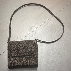 Hillard & Hanson Leopard Print Crossbody Bag